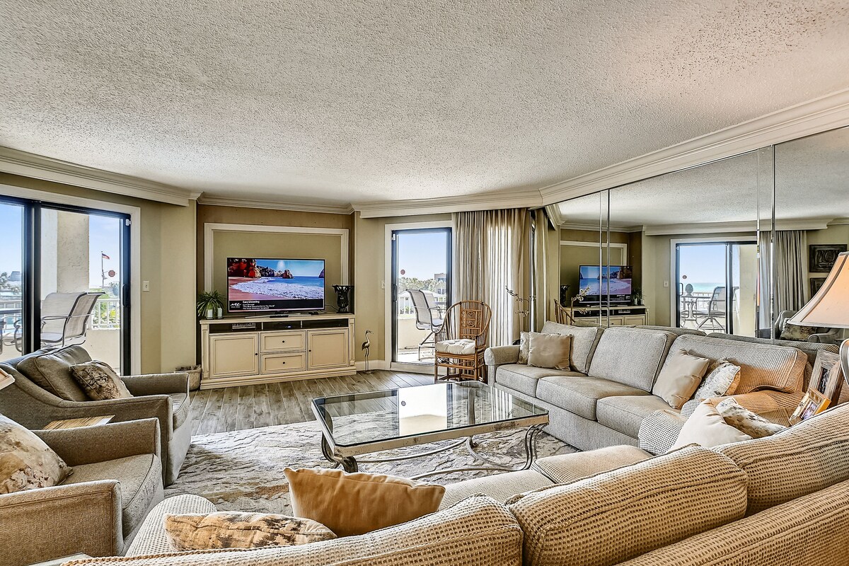 Photo 4 of Inlet Reef 109 is a gulf front 3 BR sleeps 8