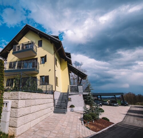 Apartma 2 (pogled na Triglav)