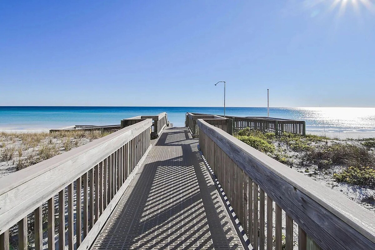 Photo 3 of IR 210 is a 2 BR Gulf View Pet Friendly condo with Washer/Dryer