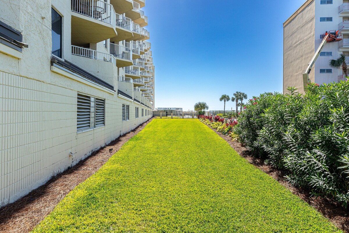 Photo 49 of IR 210 is a 2 BR Gulf View Pet Friendly condo with Washer/Dryer