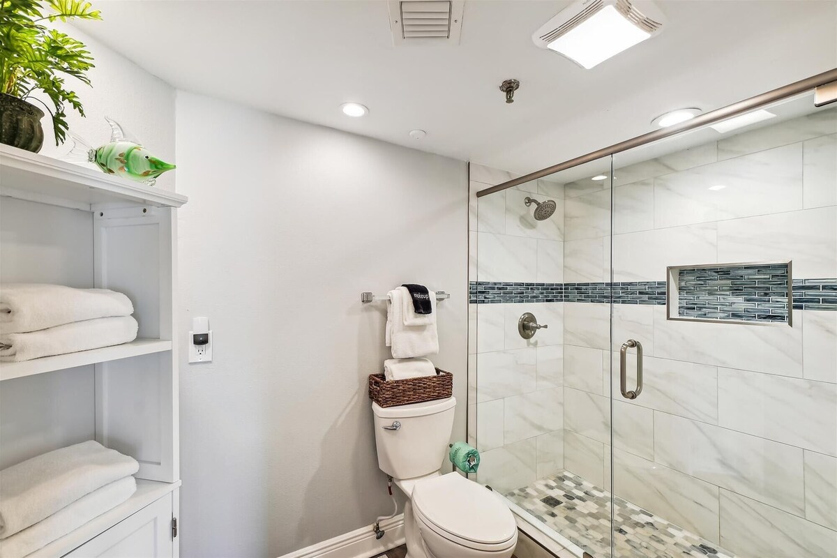Photo 27 of IR 210 is a 2 BR Gulf View Pet Friendly condo with Washer/Dryer