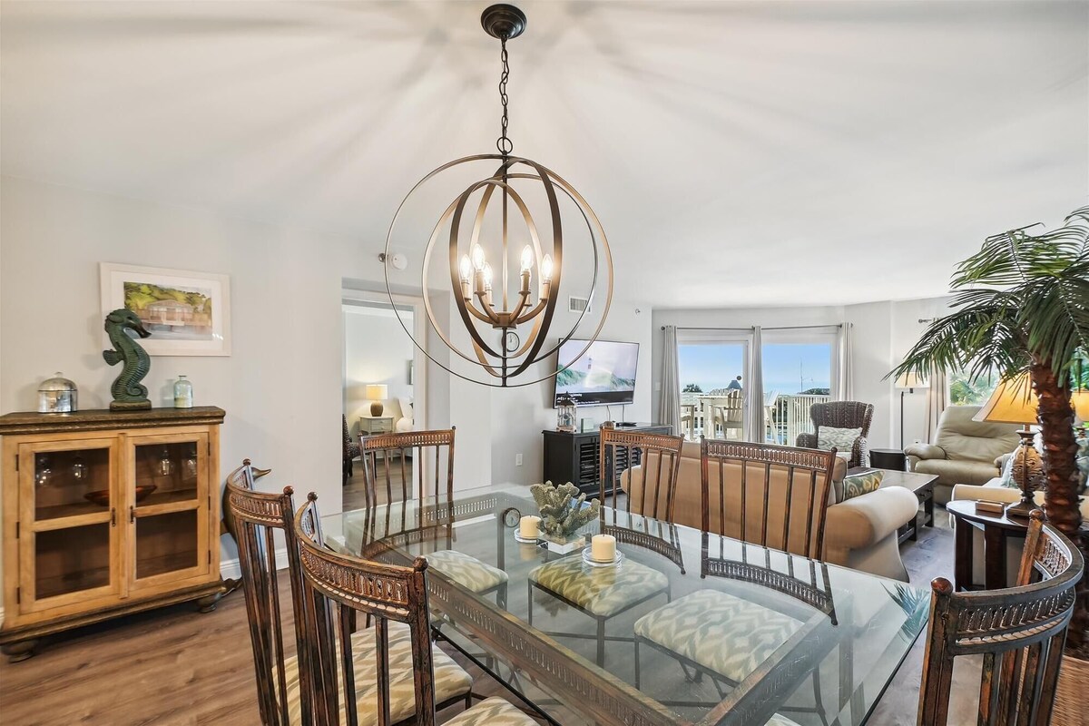 Photo 17 of IR 210 is a 2 BR Gulf View Pet Friendly condo with Washer/Dryer