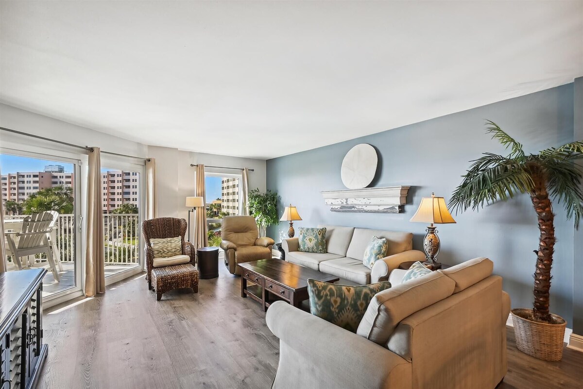 Photo 6 of IR 210 is a 2 BR Gulf View Pet Friendly condo with Washer/Dryer