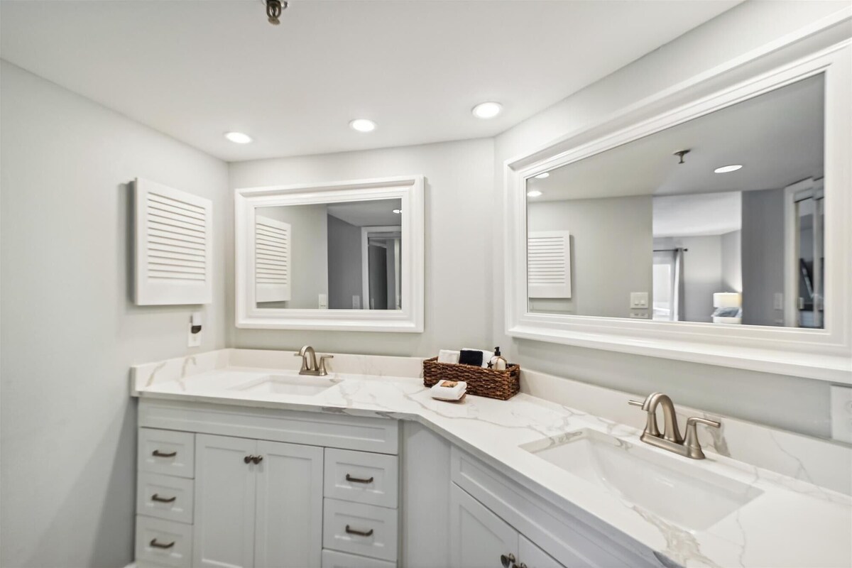 Photo 26 of IR 210 is a 2 BR Gulf View Pet Friendly condo with Washer/Dryer