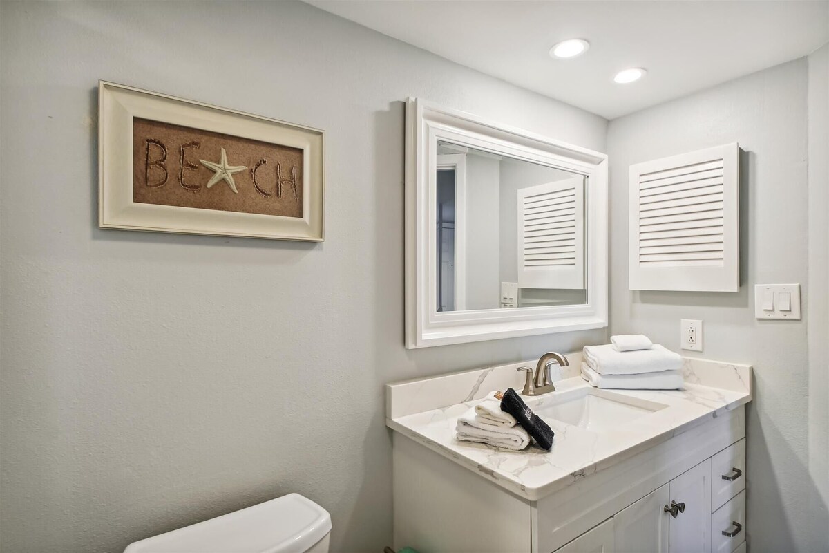 Photo 20 of IR 210 is a 2 BR Gulf View Pet Friendly condo with Washer/Dryer