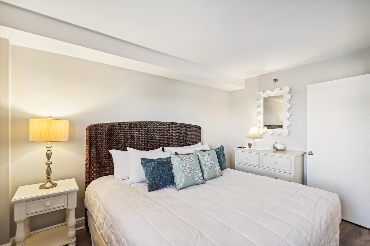 Photo 22 of IR 210 is a 2 BR Gulf View Pet Friendly condo with Washer/Dryer