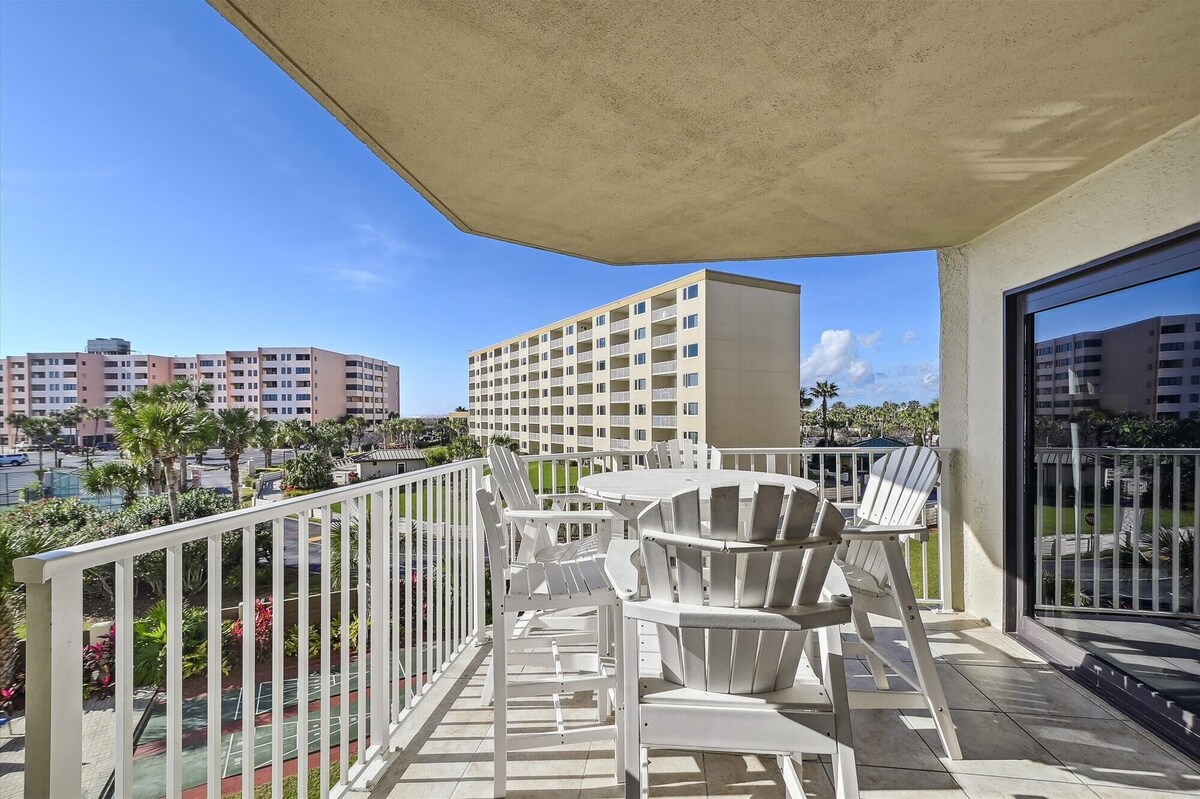 Photo 32 of IR 210 is a 2 BR Gulf View Pet Friendly condo with Washer/Dryer