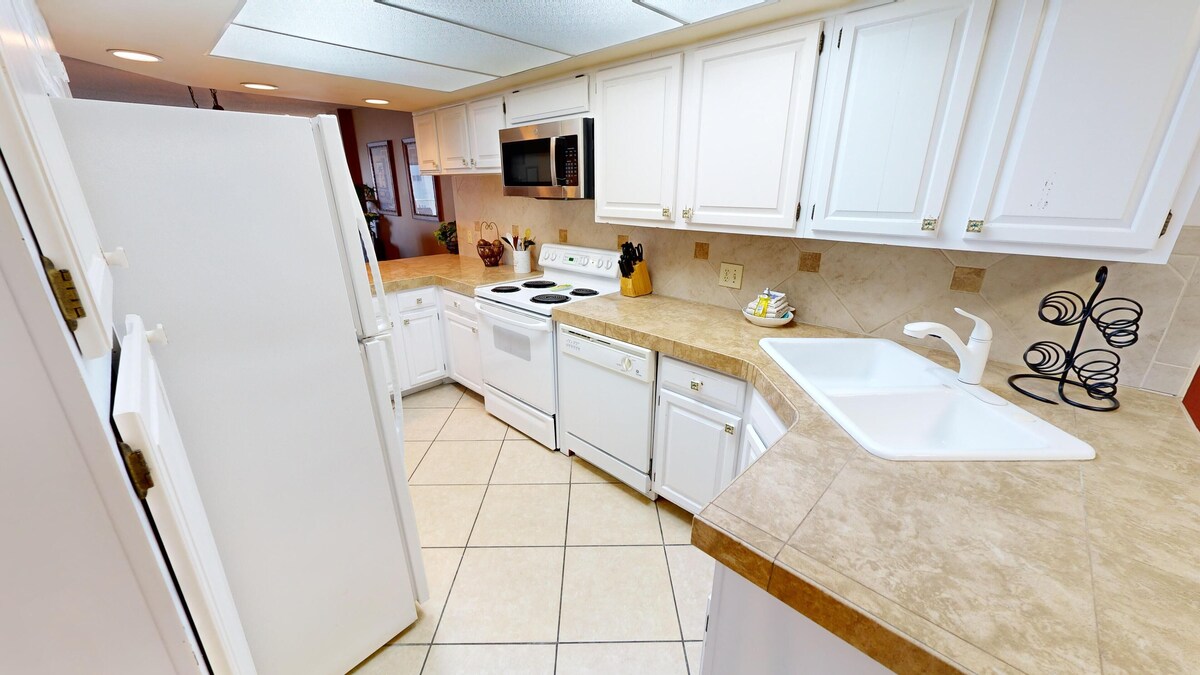Photo 8 of IR 217 2 BR with Sunset Views sits beachside with easy access