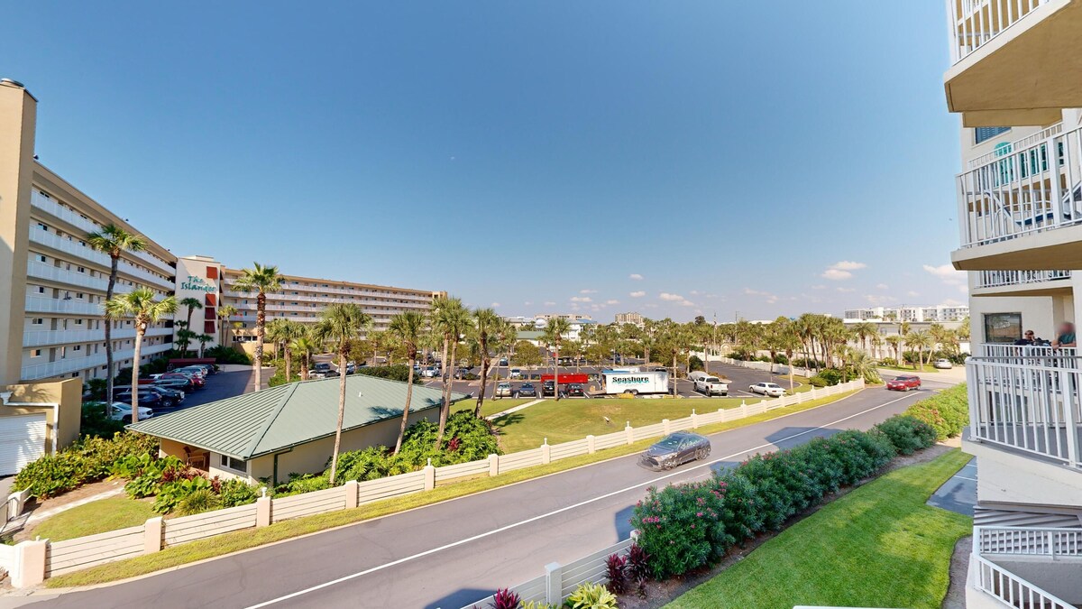 Photo 28 of IR 217 2 BR with Sunset Views sits beachside with easy access