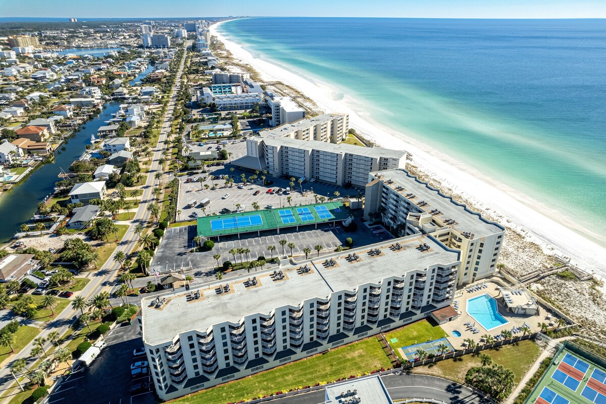 Photo 45 of IR 217 2 BR with Sunset Views sits beachside with easy access