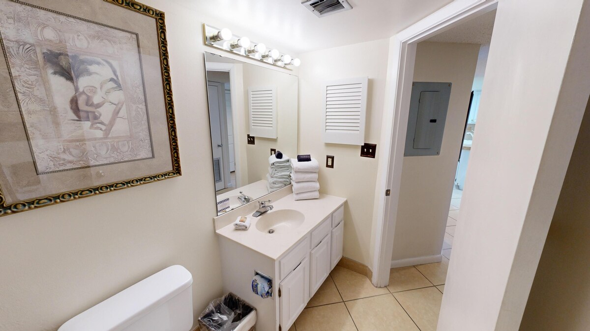 Photo 13 of IR 217 2 BR with Sunset Views sits beachside with easy access
