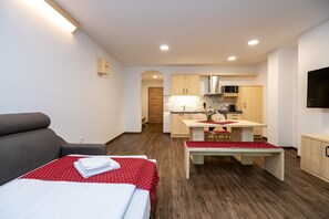 1 bedroom, WiFi, bed sheets - Apartments Goldhorn Kingdom  - One Bedroom Apartment with Balcony (B) (Bohinj)
