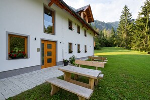Ulkoruokailutilat