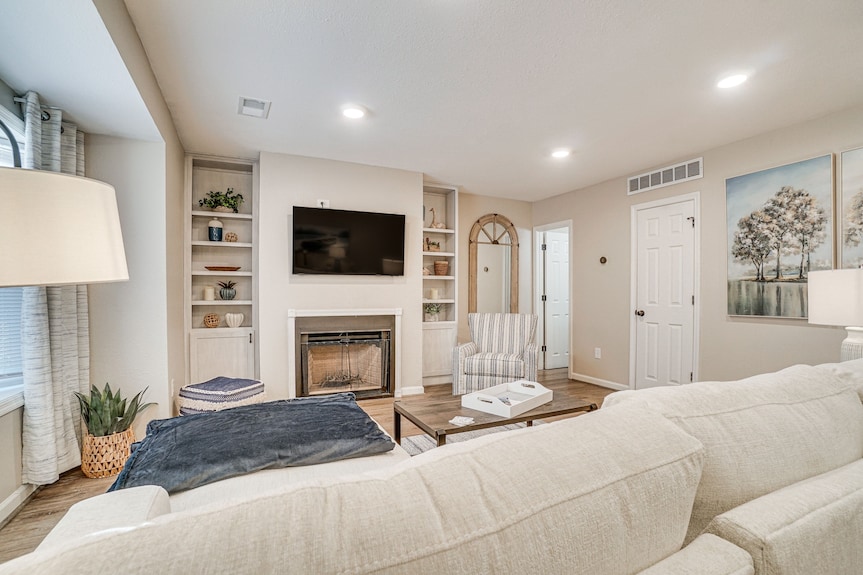 Bright Helen Cottage: Walk To Town! - Helen, GA