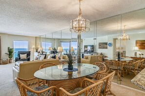 Interior - IR 602 Top floor Gulf Front 2 BR with washer dryer -amazing views! (Destin)