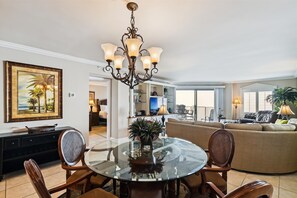 Interior - IR 610 is an Amazing 2 BR 2 Ba with Large Balcony and Awesome views! (Destin)