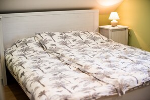 1 chambre, fer et planche à repasser, accès Internet, draps fournis