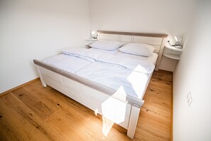 2 bedrooms, iron/ironing board, internet, bed sheets - Two Bedroom Holiday Home with Terrace & BBQ (Cerklje ob Krki)