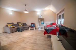 1 bedroom, iron/ironing board, internet, bed sheets