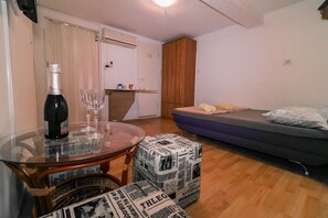 1 Schlafzimmer, Internetzugang, Bettwäsche