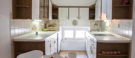 Frigorífic, forn, placa de cuina i rentaplats