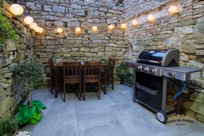 Outdoor dining - Casa Da Ponte - Two bedroom apartment (Koper)