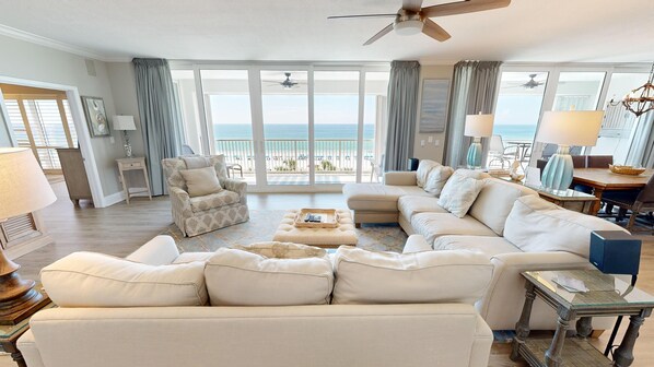TV - Stunning Luxury in this Gulf front 3 BR 3 Ba and amazing views (Destin)