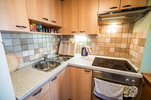 Refrigerador, horno, parrilla de estufa y tostadora 