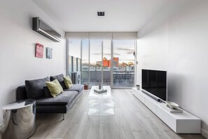 TV, stereo