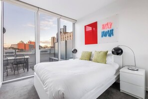 2 bedrooms, desk, iron/ironing board, WiFi