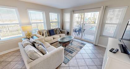 Poolside Villas 101 is a ground floor 2 BR with easy access to pool and jetties