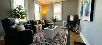 Cozy unit, King bed & laundry