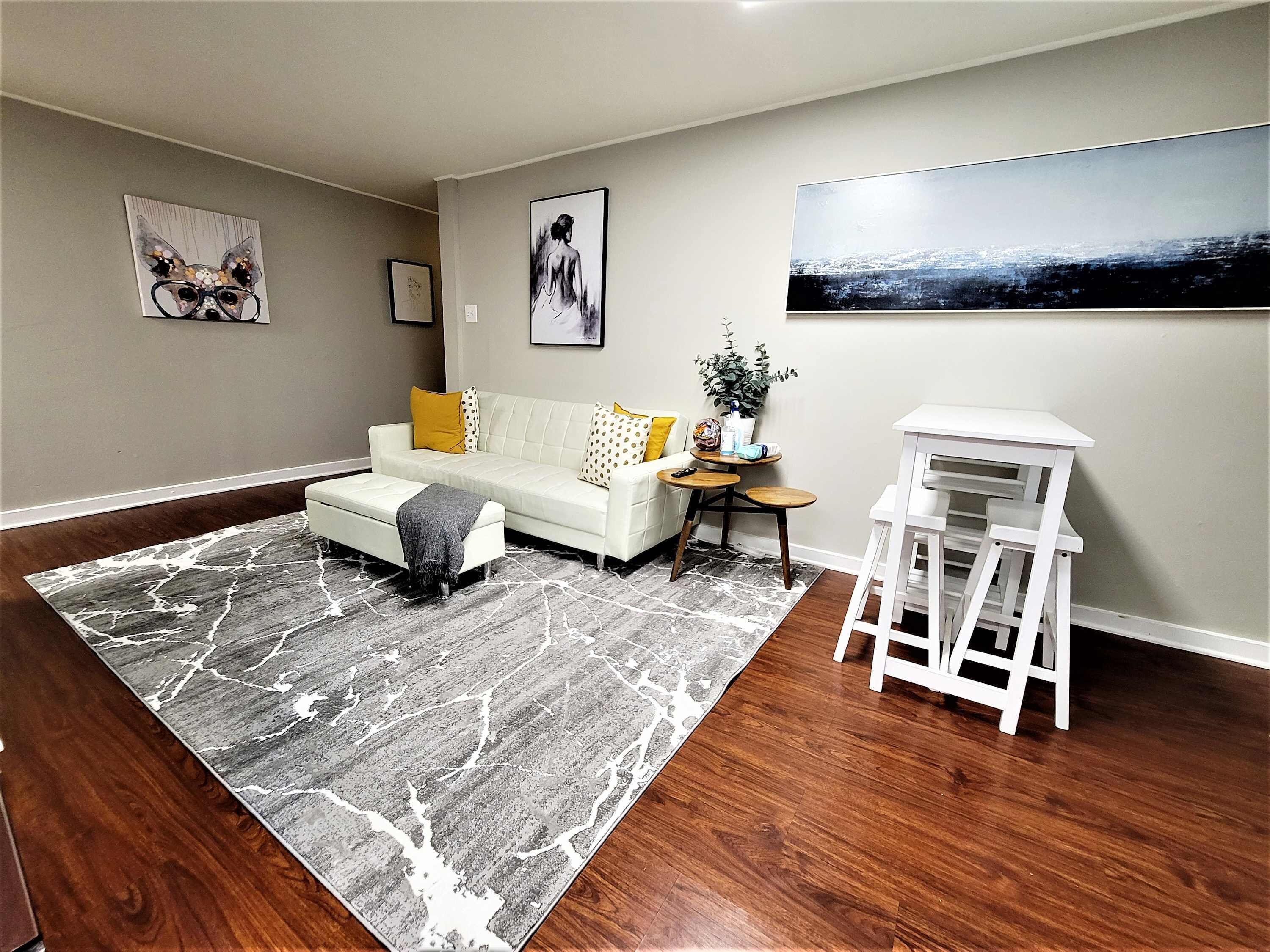 Fernseher, Kamin, Arbeitsbereiche