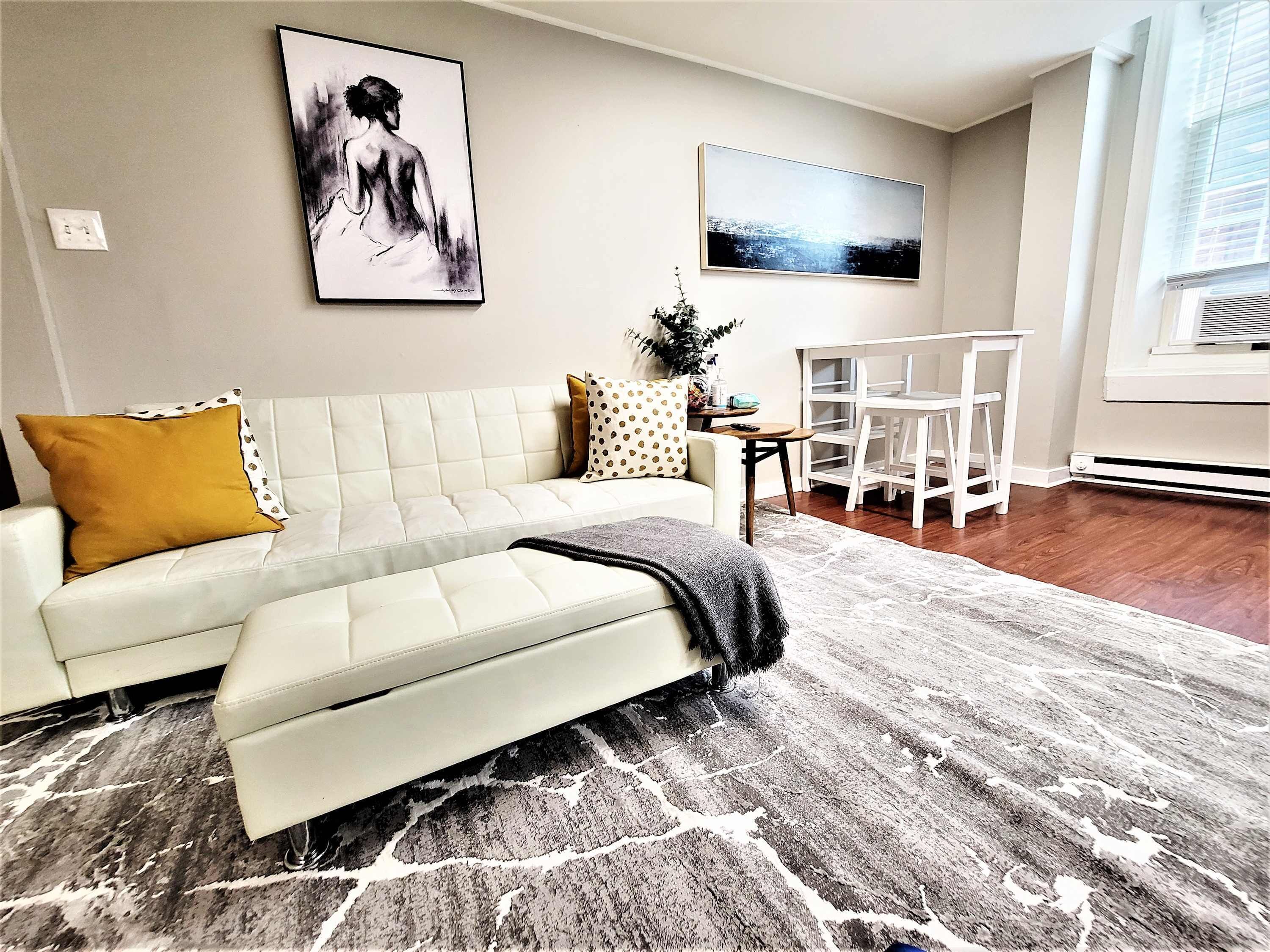 TV, peis og kontorer