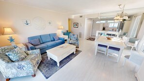 TV - SPC 1082 - 2 BR on the golf course - close to the pool (Destin)