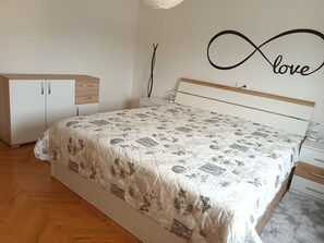 2 bedrooms, Internet, bed sheets