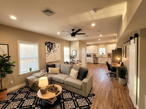 Modern Loft with Skyline Views - King & Queen Beds, Close to Downtown!