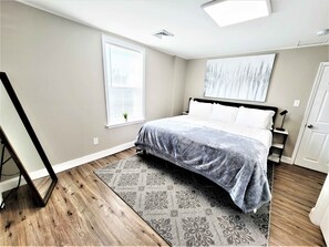 2 室のベッドルーム、アイロン / アイロン台、WiFi、ベッドシーツ