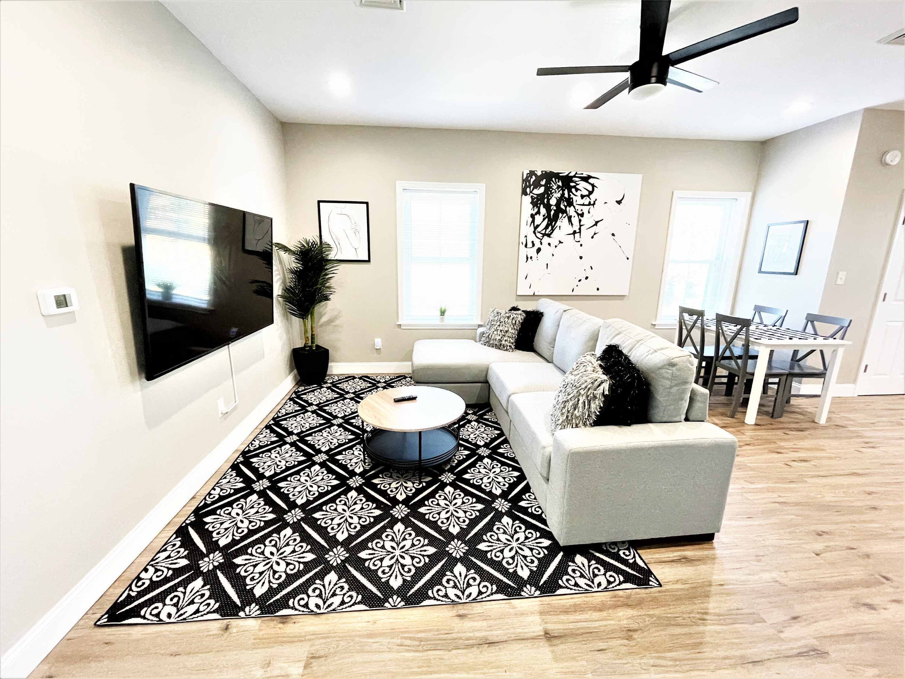 Televisión, oficina