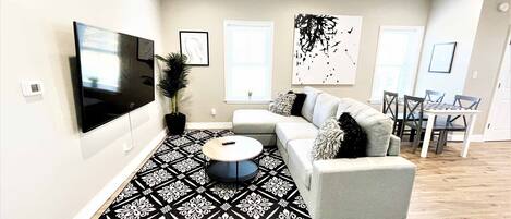 Televisión, oficina