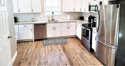 Modern Loft with Skyline Views - King & Queen Beds, Close to Downtown!