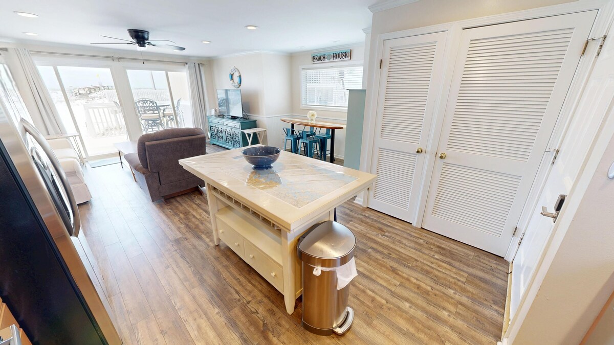 Photo 9 of SPC 1119 - 1 BR on the Beachside of Sandpiper Cove - sleeps 4