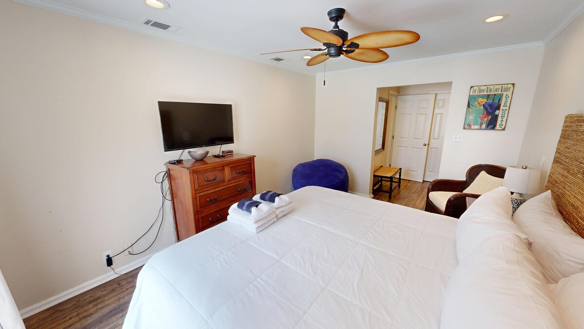 Photo 14 of SPC 1119 - 1 BR on the Beachside of Sandpiper Cove - sleeps 4