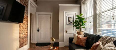 テレビ、書斎 / ワークスペース