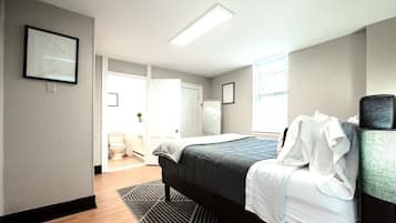 2 habitaciones, tabla de planchar con plancha, wifi y ropa de cama