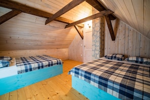 2 bedrooms, iron/ironing board, Internet, bed sheets