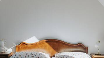 1 bedroom, internet, bed sheets