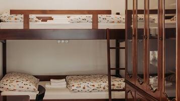 1 bedroom, internet, bed sheets