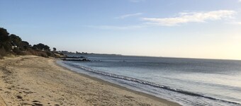 Charmant Duplex à Carnac : Piscine, Plages et Confort au Rendez-vous ! 🏖