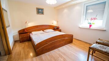 1 habitación, tabla de planchar con plancha y acceso a internet